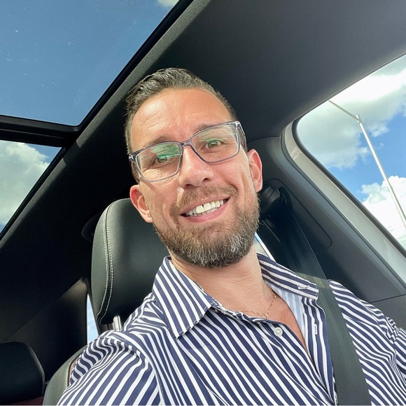 Meet your Posher, Andrea - Picture 1 of 1